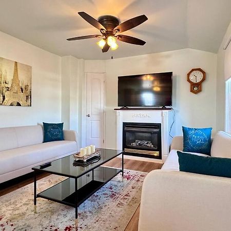 Near The Falls Two Bedroom - 5 Min Walk To Clifton Niagarawatervallen Buitenkant foto