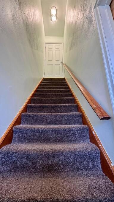 Near The Falls Two Bedroom - 5 Min Walk To Clifton Niagarawatervallen Buitenkant foto