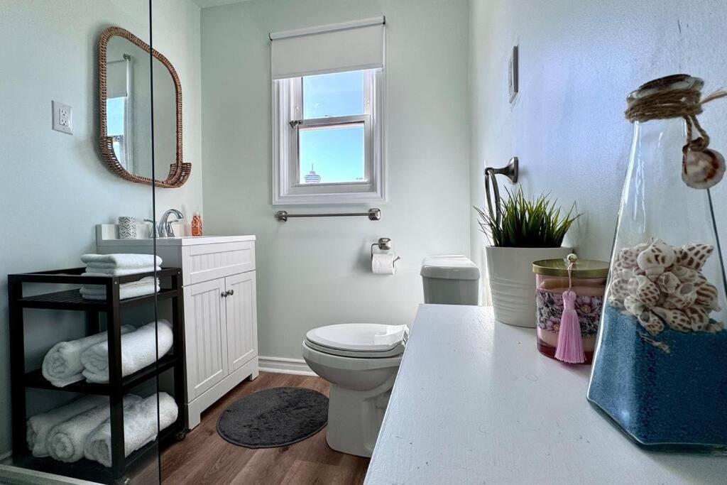 Near The Falls Two Bedroom - 5 Min Walk To Clifton Niagarawatervallen Buitenkant foto